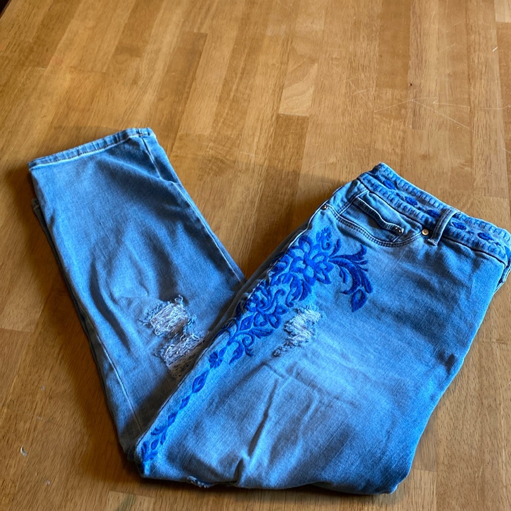 Chicos platinum cropped jeans size 1 petite